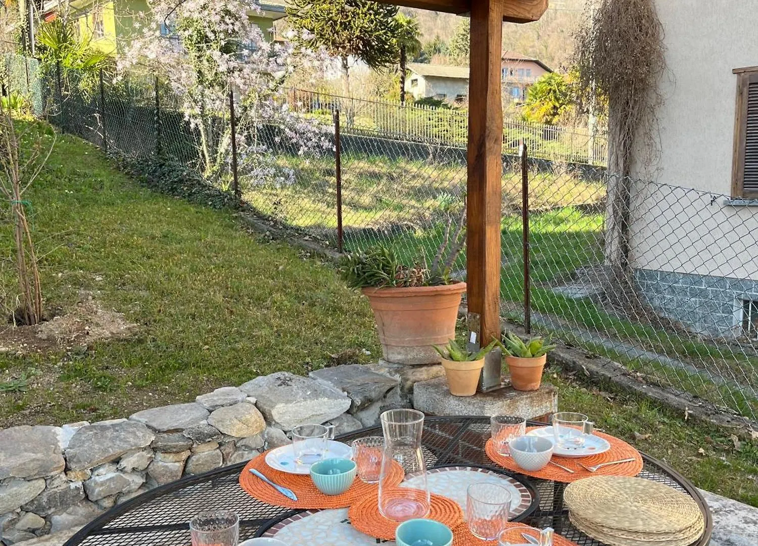 Appartamento Turistico - Via Montenudo Casalzuigno 0*,